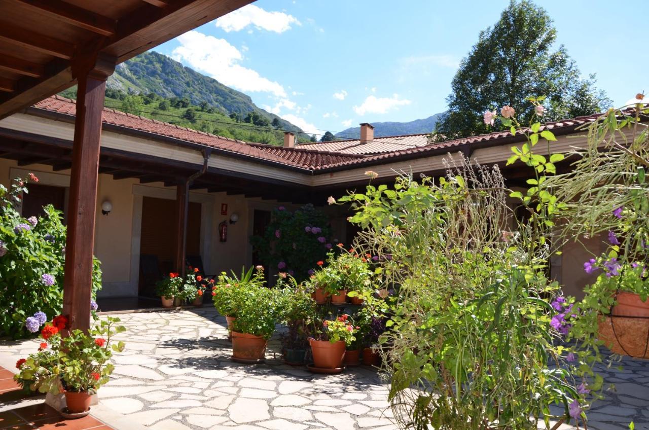 Hotel Arenas De Cabrales- Apartamentos Exterior photo