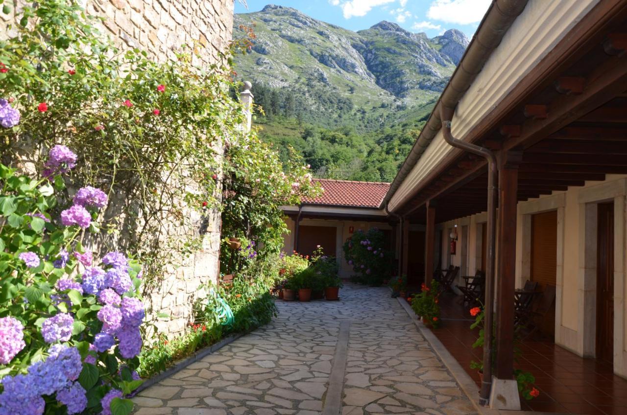 Hotel Arenas De Cabrales- Apartamentos Exterior photo